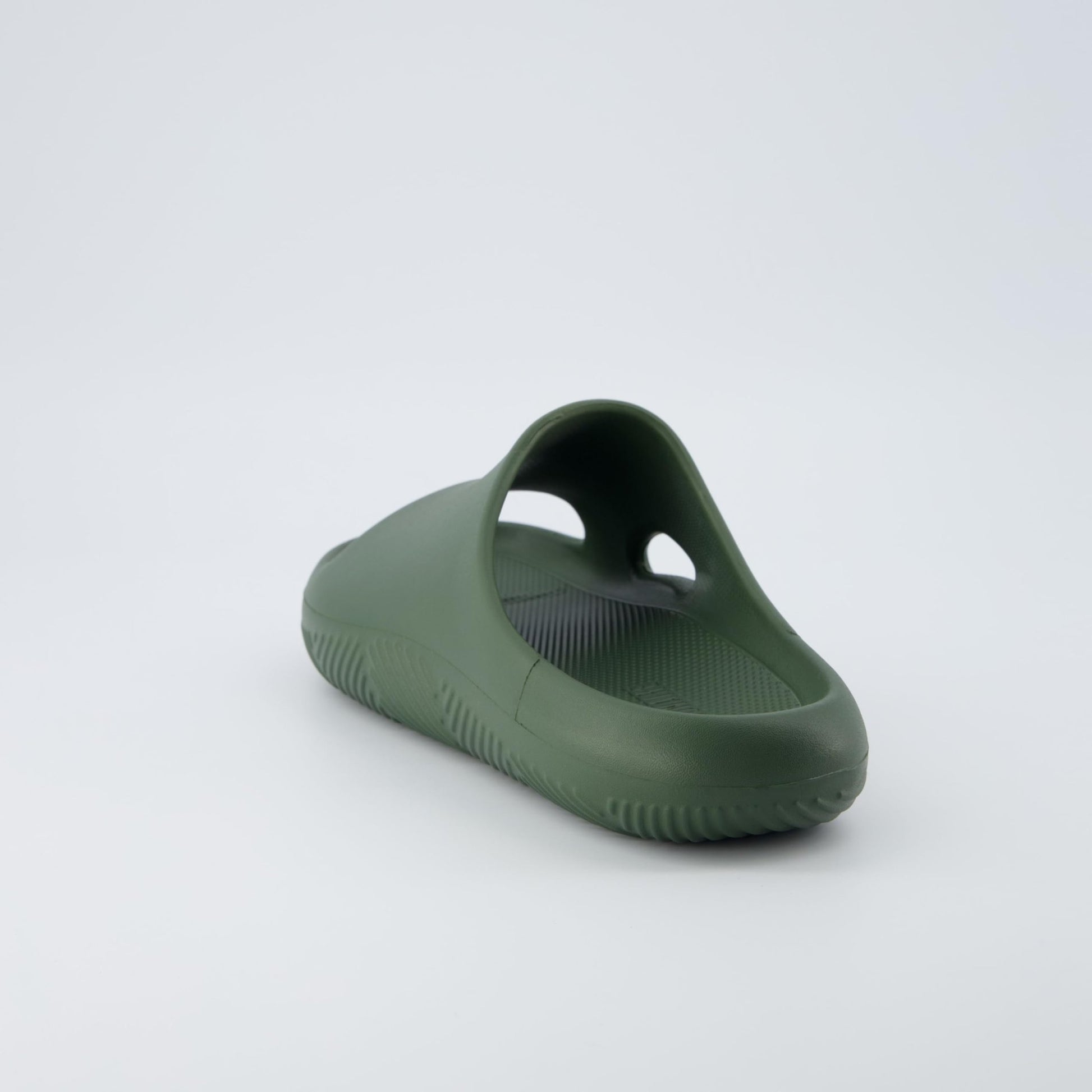 CUSHIONAIRE Men's Galaxy pool slides with +Comfort, Olive 8 - THE BEAUTY ANATOMY